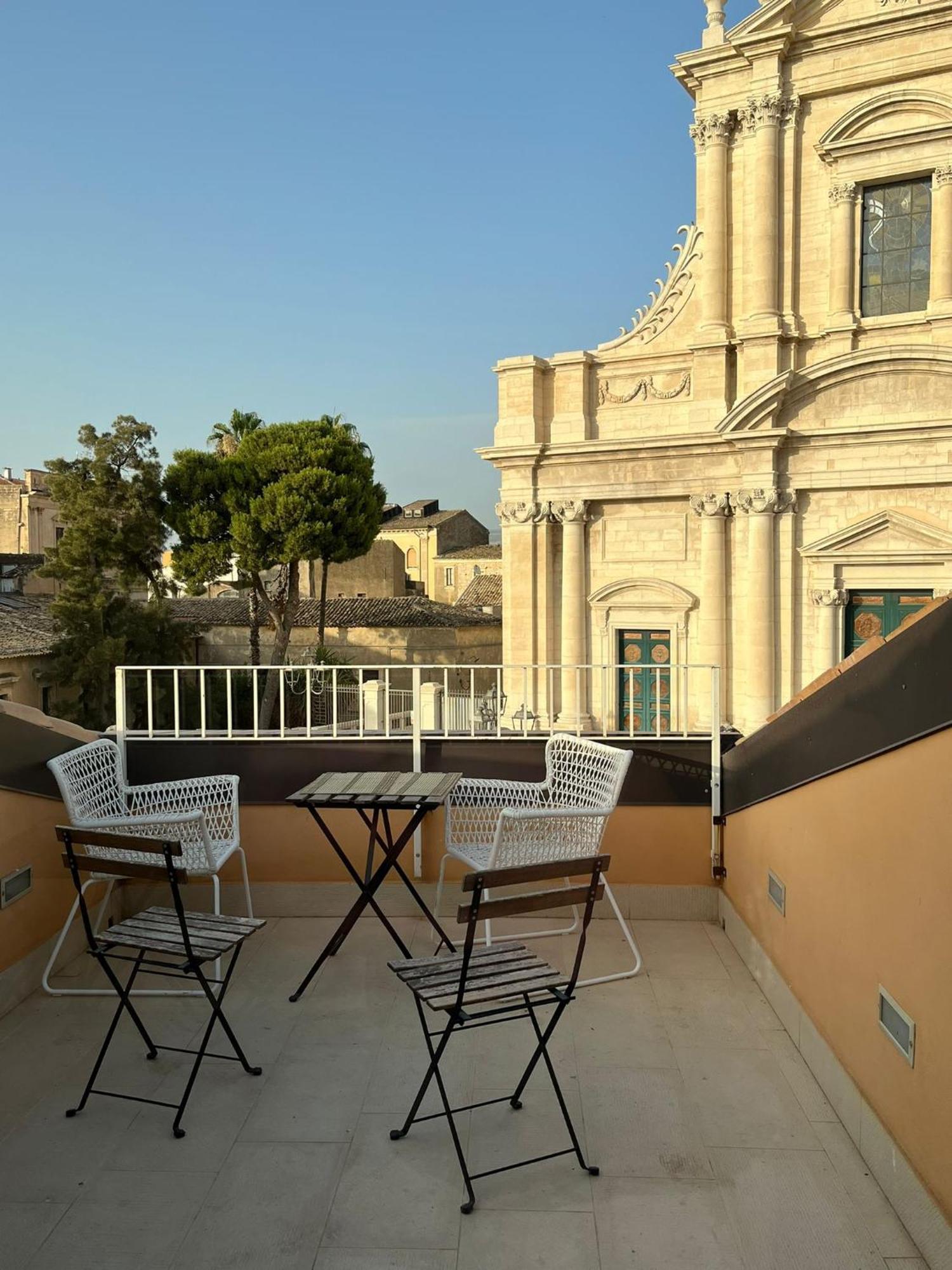 Yhomisus Bed & Breakfast Comiso Exterior photo