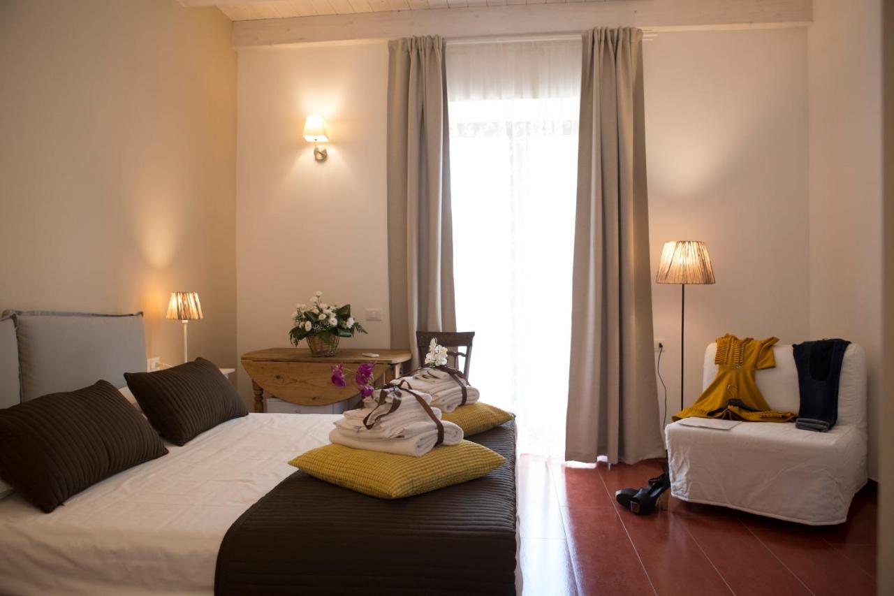 Yhomisus Bed & Breakfast Comiso Exterior photo